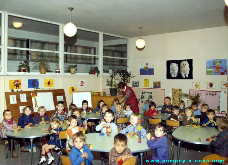 Classe de 2ème année de maternelle école Jeuyeté de Pompey en 1976 (Photographie n°126 ; dépôt de Sandrine BEZY